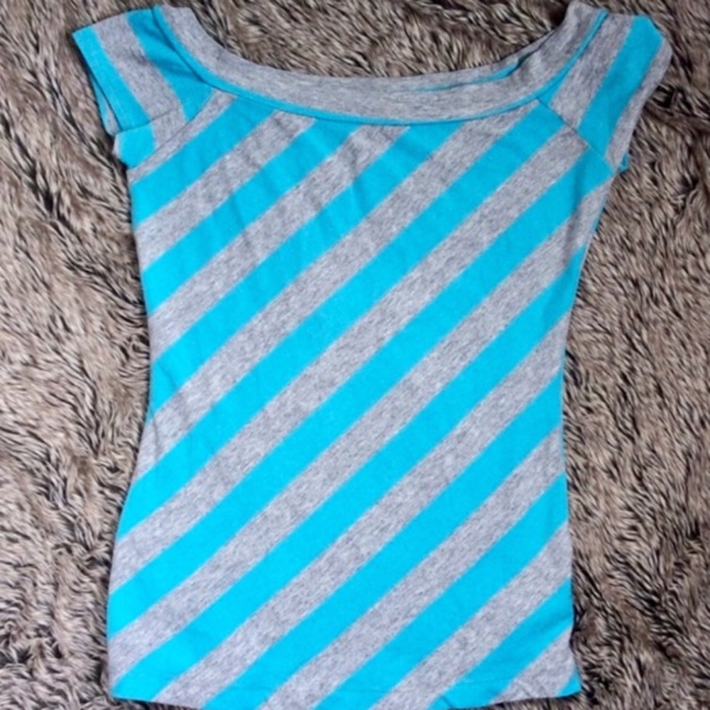 Hot Tempered boatneck blue Gray striped cap sleeve Tshirt size junior small